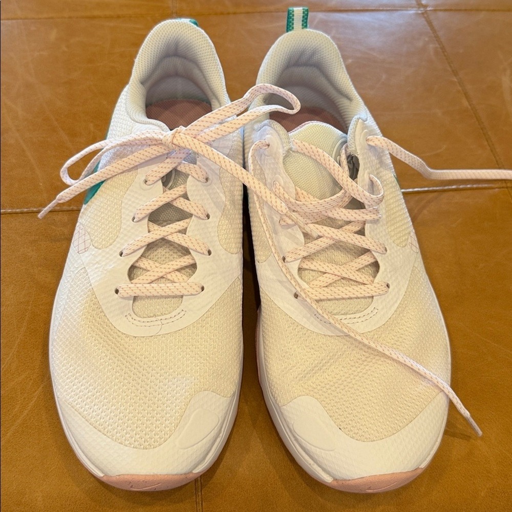 NWOT Never Worn Trendy and Cute Nike City Rep TR women's training shoe size 9.5. - Picture 3 of 7